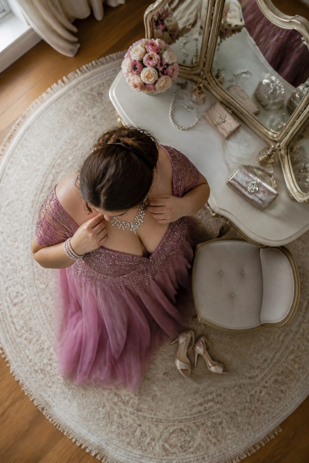 An image titled 'Accessories for Plus Size Prom Dresses'.